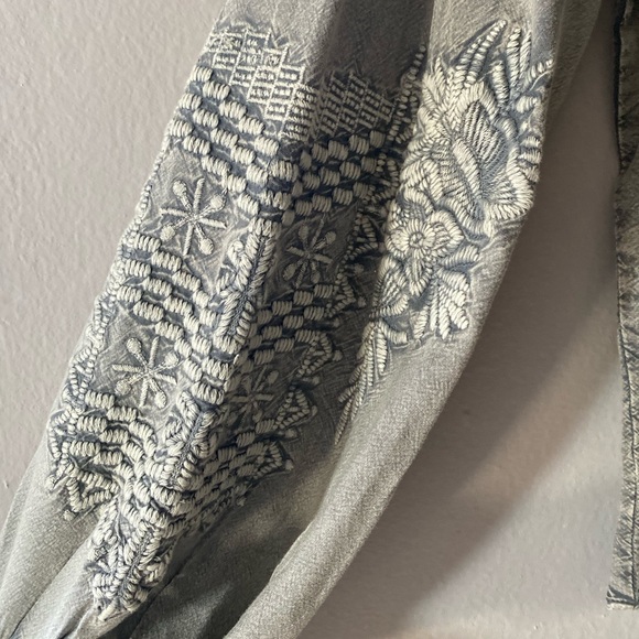 Solitaire Embroidery Peasant Boho Blouse - Picture 5 of 9